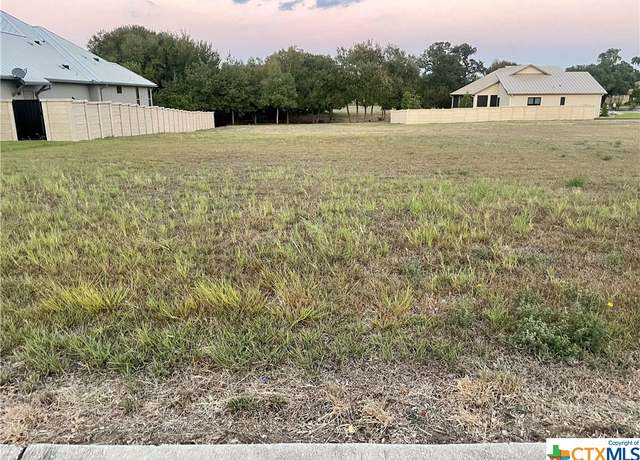 Property at 615 Oak Creek Pkwy, Seguin, TX 78155