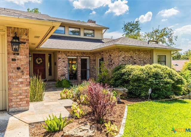 Property at 2501 Canyon Cliff Dr, Temple, TX 76502, 4 beds, 2.5 baths