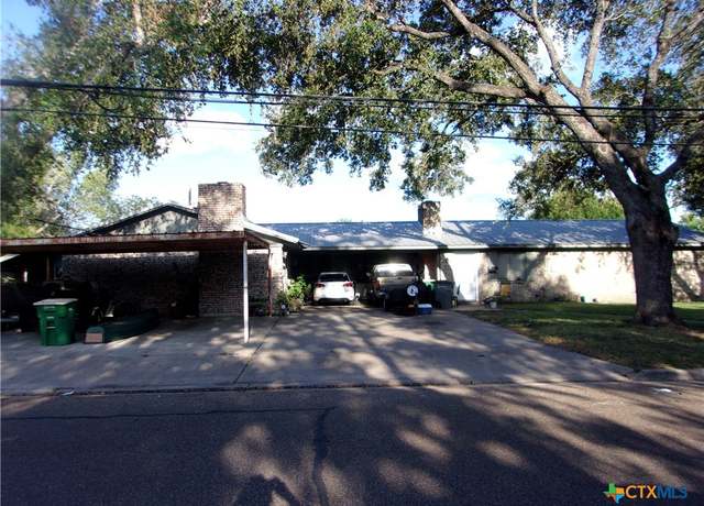 Property at 1802 Lawndale Ave, Victoria, TX 77901, 6 beds, 3 baths