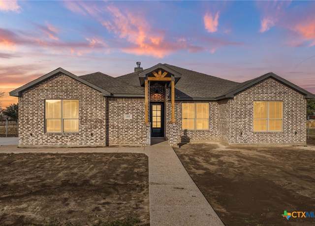 Property at 105 Westwood Park, Gatesville, TX 76528, 4 beds, 2.5 baths