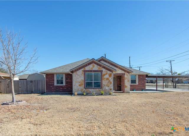 Property at 319 Scott St, Rogers, TX 76569, 3 beds, 2 baths