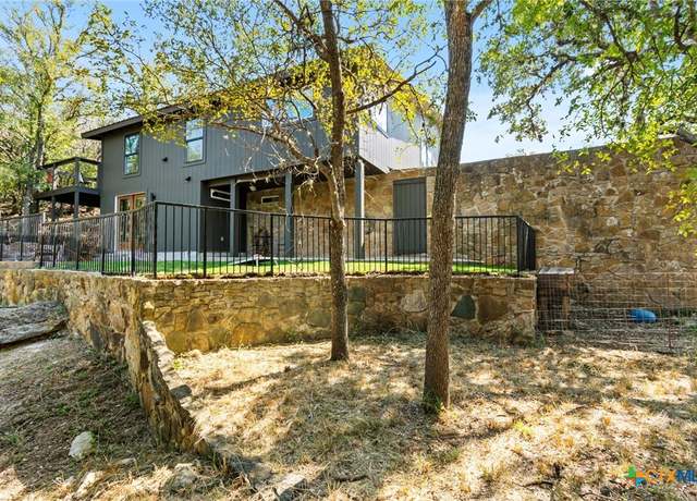 Property at 103 Breezeway Dr, Burnet, TX 78611, 3 beds, 3 baths