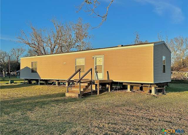 Property at 187 Dernal Dr, Victoria, TX 77905, 2 beds, 2 baths