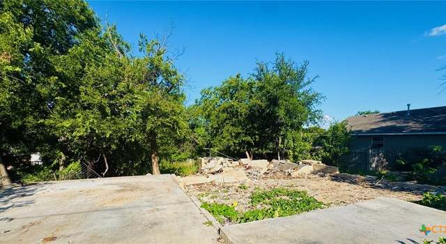 Photo of 613 Park St, Gatesville, TX 76528