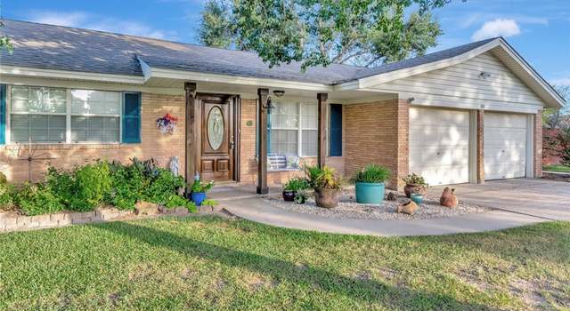Photo of 211 Wearden Dr, Victoria, TX 77904