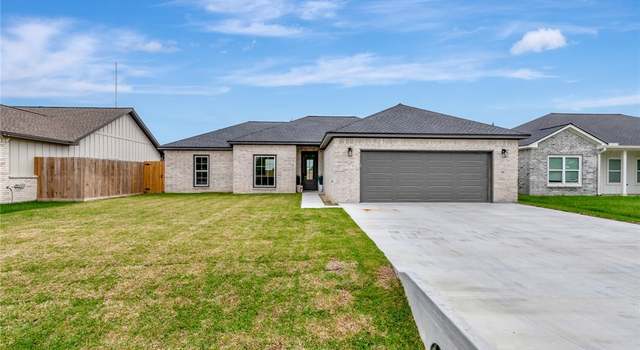 Photo of 305 Turkey Ln, Victoria, TX 77905