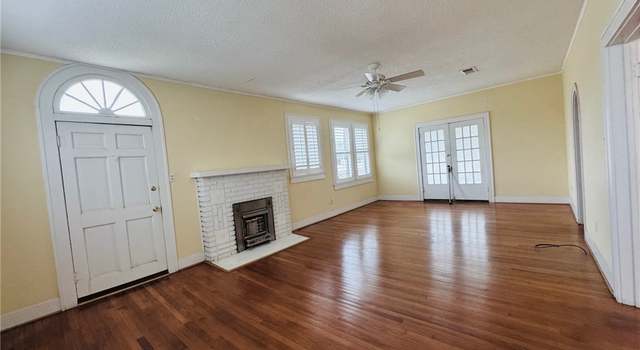 Photo of 109 N Lutterloh Ave, Gatesville, TX 76528