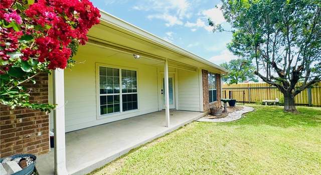 Photo of 301 Winston Dr, Gatesville, TX 76528