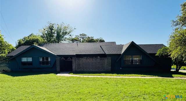 Photo of 703 N Lovers Ln, Gatesville, TX 76528