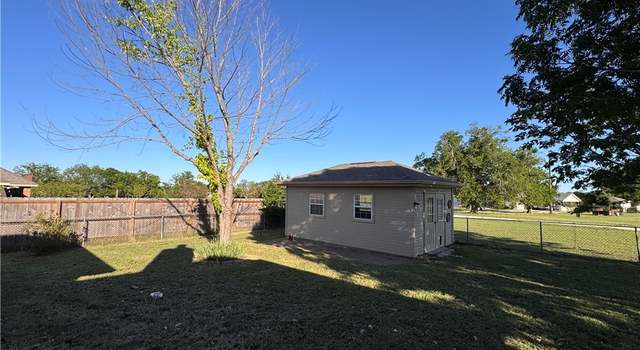 Photo of 1408 Woodville Dr, Gatesville, TX 76528