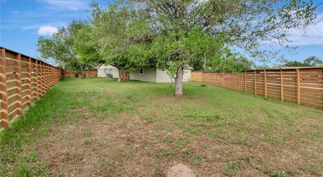 Photo of 204 Dover St, Victoria, TX 77905