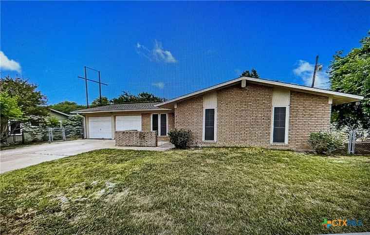 Photo of 703 Skyline Ave Killeen, TX 76541