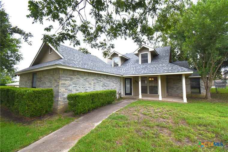Photo of 421 E Upshaw Ave Temple, TX 76501