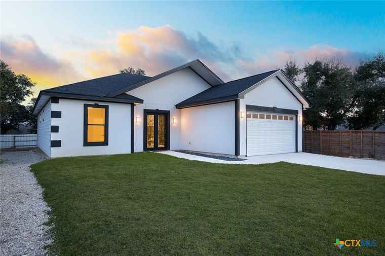 Photo of 1256 Eastview Dr Canyon Lake, TX 78133