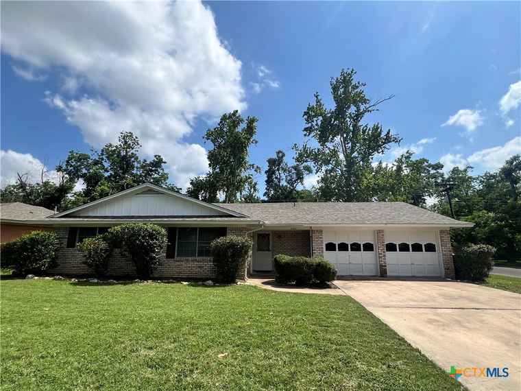 Photo of 2809 Forest Trl Temple, TX 76502