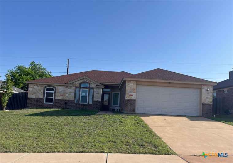 Photo of 3905 Dewitt County Ct Killeen, TX 76549