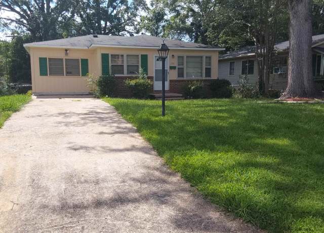 Property at 205 High St, Spartanburg, SC 29306, 3 beds, 1 bath