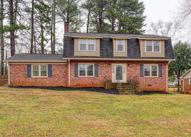 Property at 210 Oakmont Dr Dr, Boiling Springs, SC 29316, 4 beds, 2.5 baths