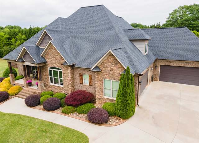Property at 321 Burro Ct, Boiling Springs, SC 29316, 4 beds, 3.5 baths