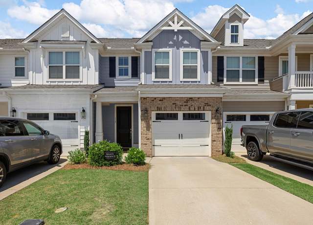 Property at 115 Turfway Dr, Greer, SC 29651, 3 beds, 2.5 baths