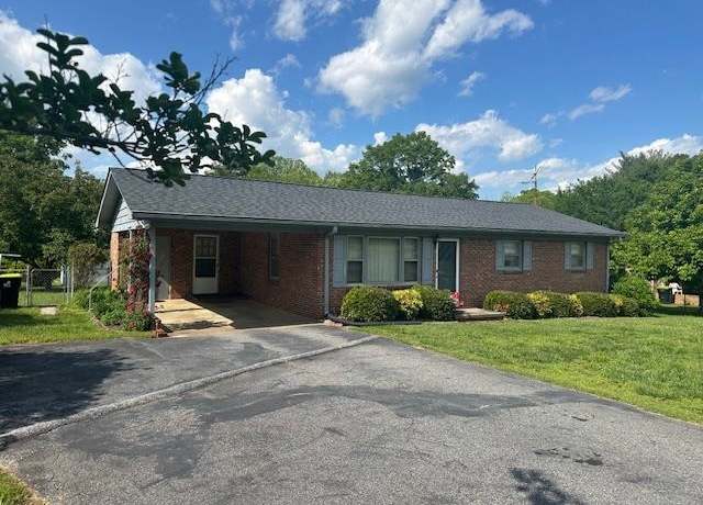 Property at 105 E Crestview St, Landrum, SC 29356, 3 beds, 1.5 baths