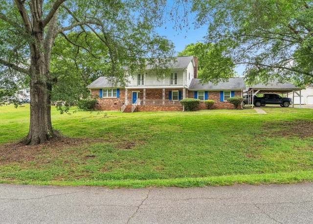 Property at 125 Greenway Ave, Union, SC 29379, 4 beds, 2.5 baths