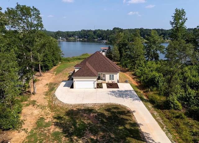 Property at 114 Long Point Rd, Hodges, SC 29653, 3 beds, 2.5 baths