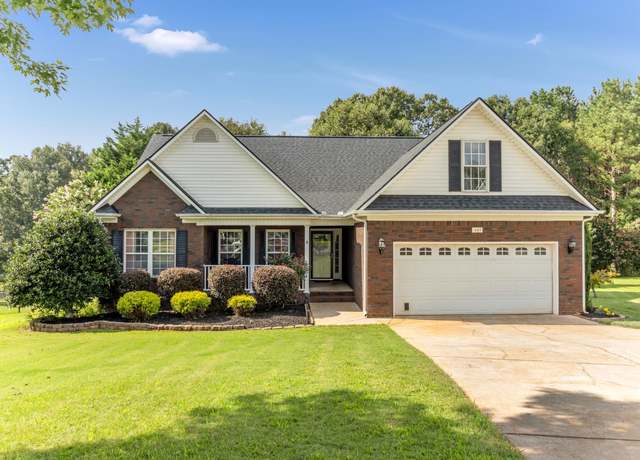 Property at 449 Shallowford Dr, Boiling Springs, SC 29316, 3 beds, 2 baths