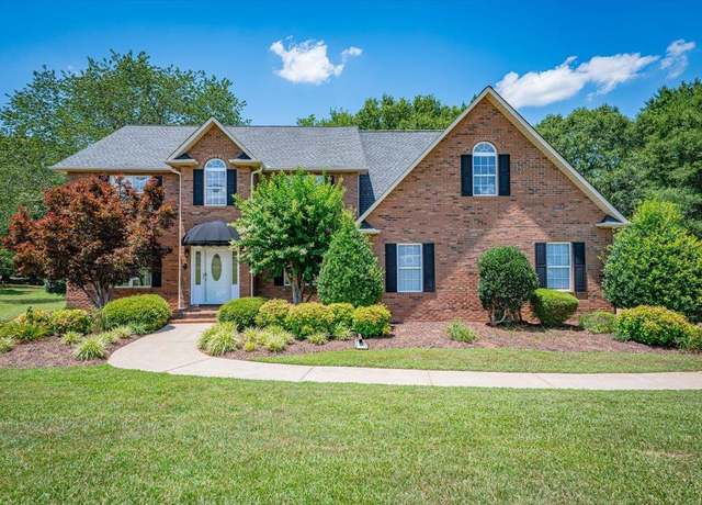 Property at 101 Plantation Dr, Moore, SC 29369, 5 beds, 3.5 baths