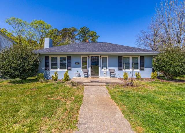 Property at 900 S Limestone St, Gaffney, SC 29340, 3 beds, 1.5 baths