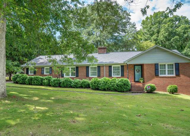 Property at 201 Sharon Dr, Spartanbutg, SC 29307, 4 beds, 2.5 baths