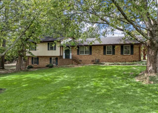 Property at 412 Harrison Ln, Spartanburg, SC 29301, 5 beds, 3 baths