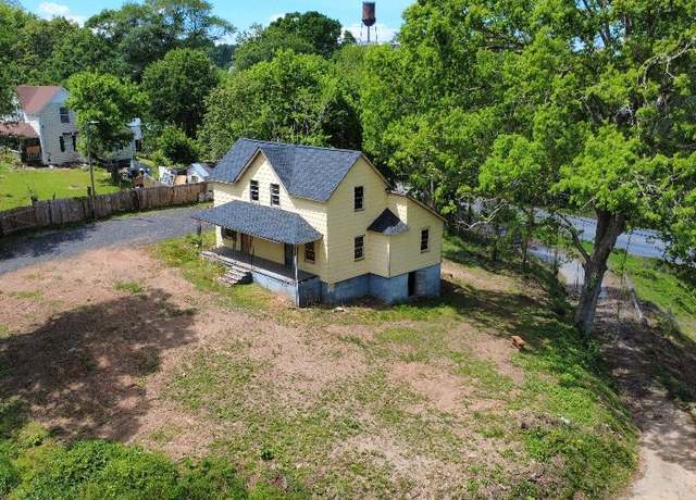 Property at 389 Main St, Converse, SC 29329, 2 beds, 1 bath