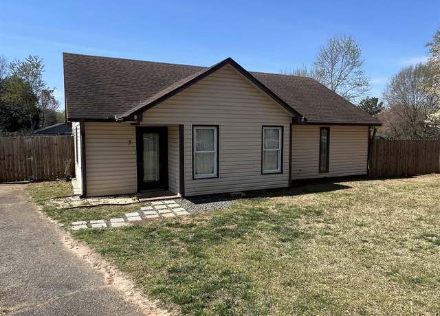 Property at 3 Brookstone Ct, Wellford, SC 29385, 3 beds, 1.5 baths