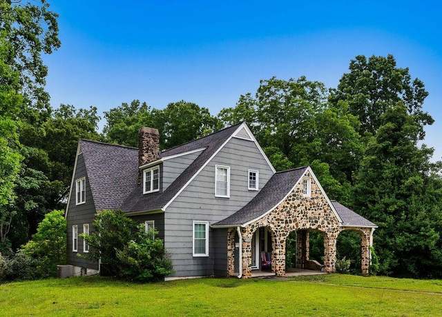 Property at 200 Park Drive Dr, Union, SC 29379, 3 beds, 2 baths