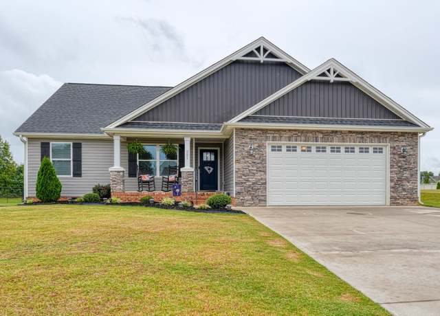 Property at 221 Little Man Dr Dr, Boiling Springs, SC 29316, 3 beds, 2 baths