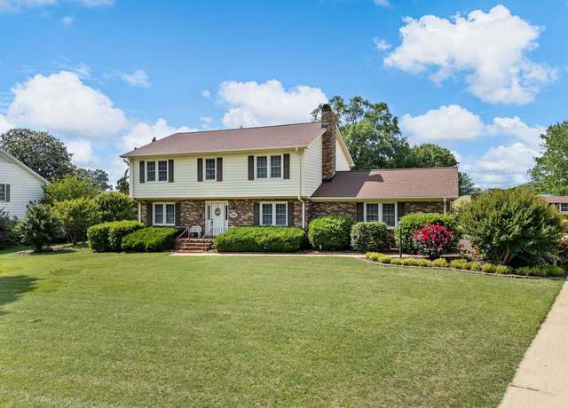 Property at 107 Forestdale Dr, Boiling Springs, SC 29316, 4 beds, 2.5 baths