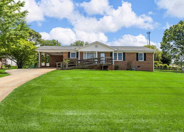 Property at 213 Overhill Dr Dr, Duncan, SC 29334, 3 beds, 2 baths