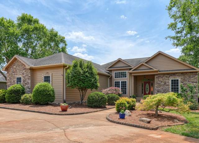 Property at 149 Shore Heights Dr, Inman, SC 29349, 3 beds, 2 baths