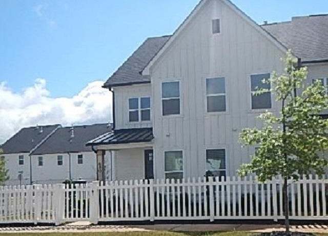 Property at 420 Bly St, Rock Hill, SC 29732, 4 beds, 2.5 baths