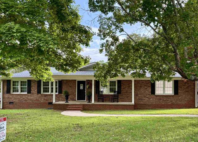 Property at 151 Inn View Dr, Inman, SC 29349, 3 beds, 2 baths