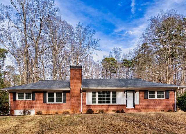 Property at 305 Brookside Dr, Union, SC 29379, 3 beds, 2 baths