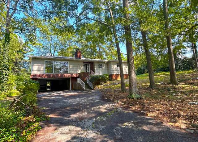 Property at 3832 Maid Marion Ln Ln, Spartanburg, SC 29302, 4 beds, 3 baths