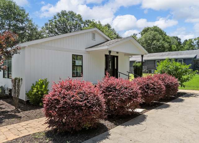 Property at 116 Dodd St, Wellford, SC 29385, 3 beds, 1 bath