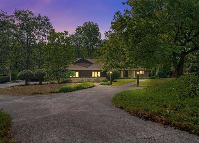 Property at 123 Shoreham Rd Rd, Spartanburg, SC 29307, 3 beds, 3.5 baths