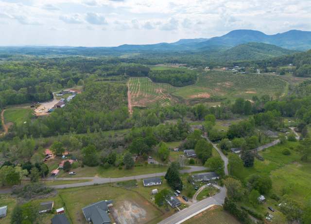 Property at 130 Sarah Dr Dr, Landrum, SC 29356