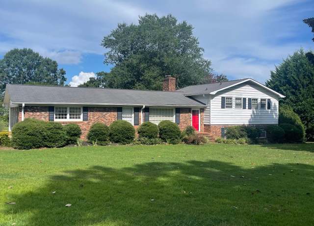 Property at 365 Fairlane Dr, Spartanburg, SC 29307, 4 beds, 3 baths