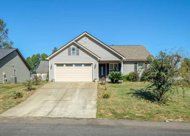 Property at 451 Blairwood Ct, Spartanburg, SC 29393, 3 beds, 2 baths