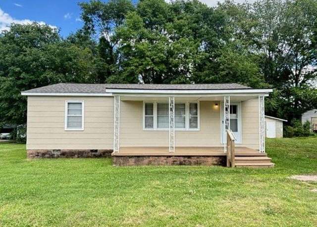 Property at 110 Dodd St St, Wellford, SC 29385, 3 beds, 1 bath