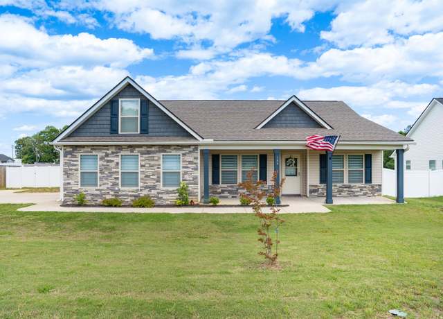 Property at 146 Peachtree Road Rd, Boiling Springs, SC 29316, 4 beds, 2 baths